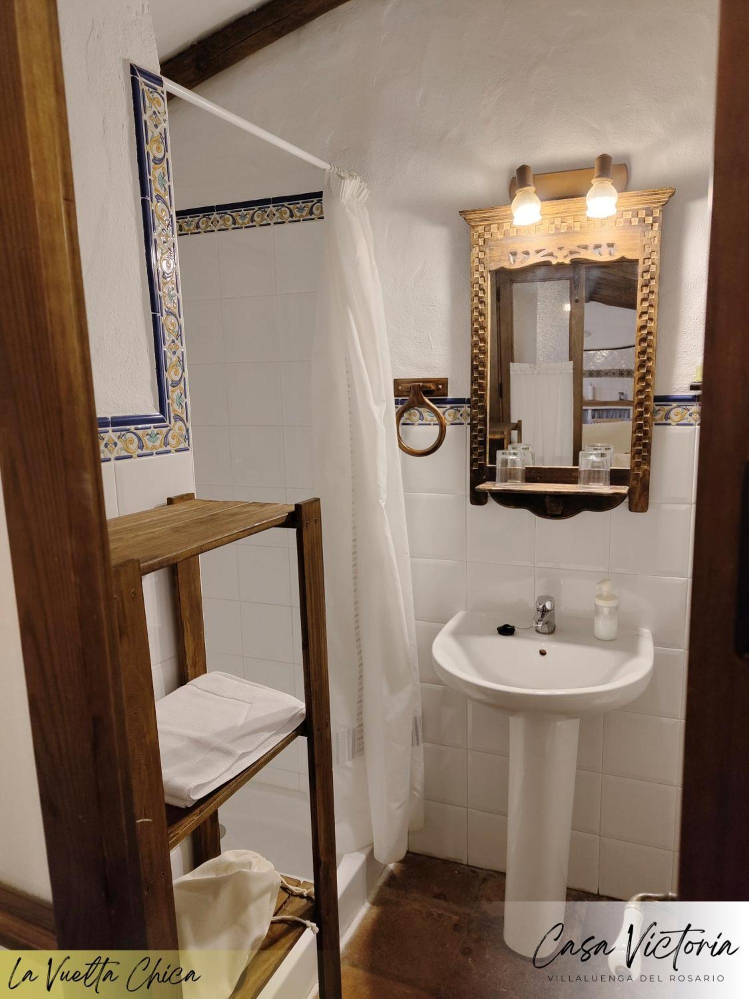 Maison d'hôtes Conjunto Rural Casa Victoria à Villaluenga Del Rosario Extérieur photo