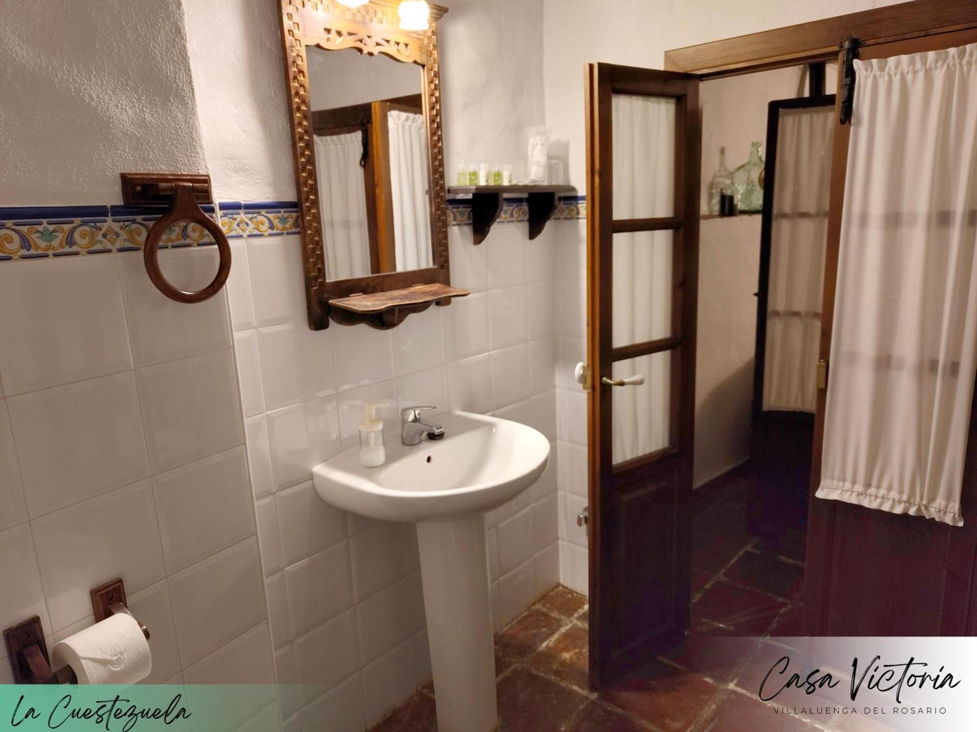 Maison d'hôtes Conjunto Rural Casa Victoria à Villaluenga Del Rosario Extérieur photo