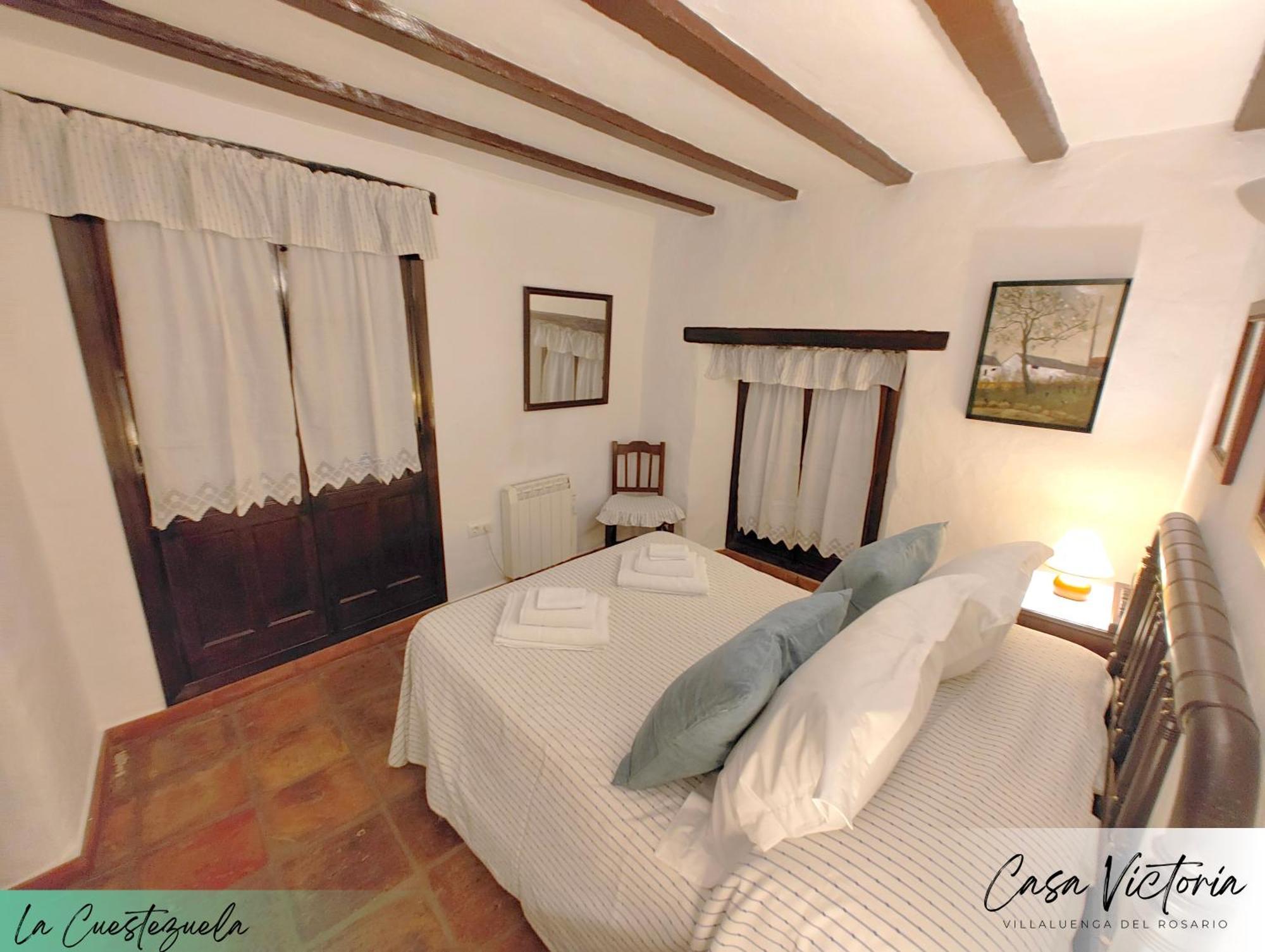 Maison d'hôtes Conjunto Rural Casa Victoria à Villaluenga Del Rosario Extérieur photo